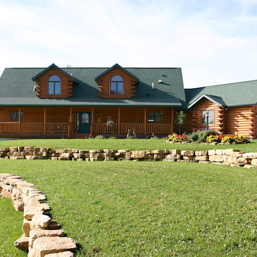 Cabins with hot tubs are the perfect combination for a country getaway