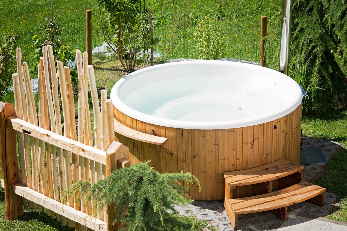 chillax-on-a-cheap-hot-tub-break-homeaway