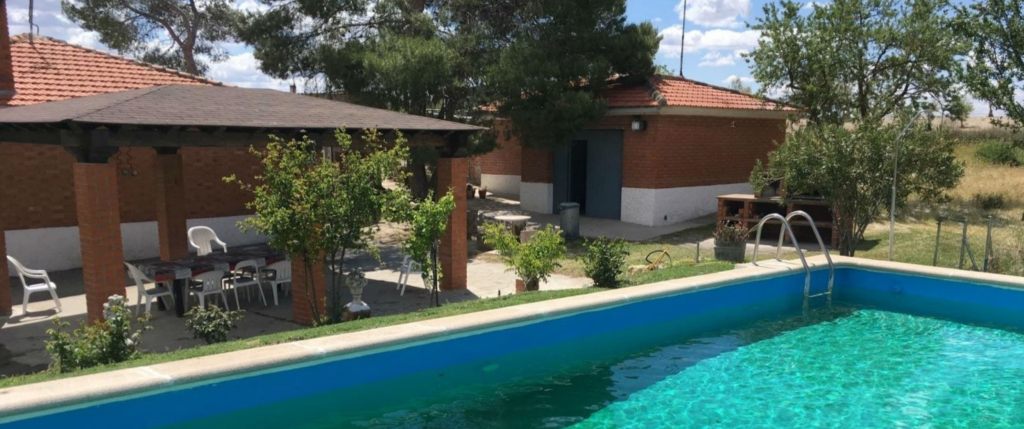 comerciante Sabueso avión Encuentra tu casa rural con piscina cerca de Madrid | Vrbo España