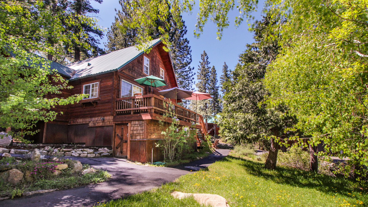 Some of the best places to rent cabins in California | Vrbo