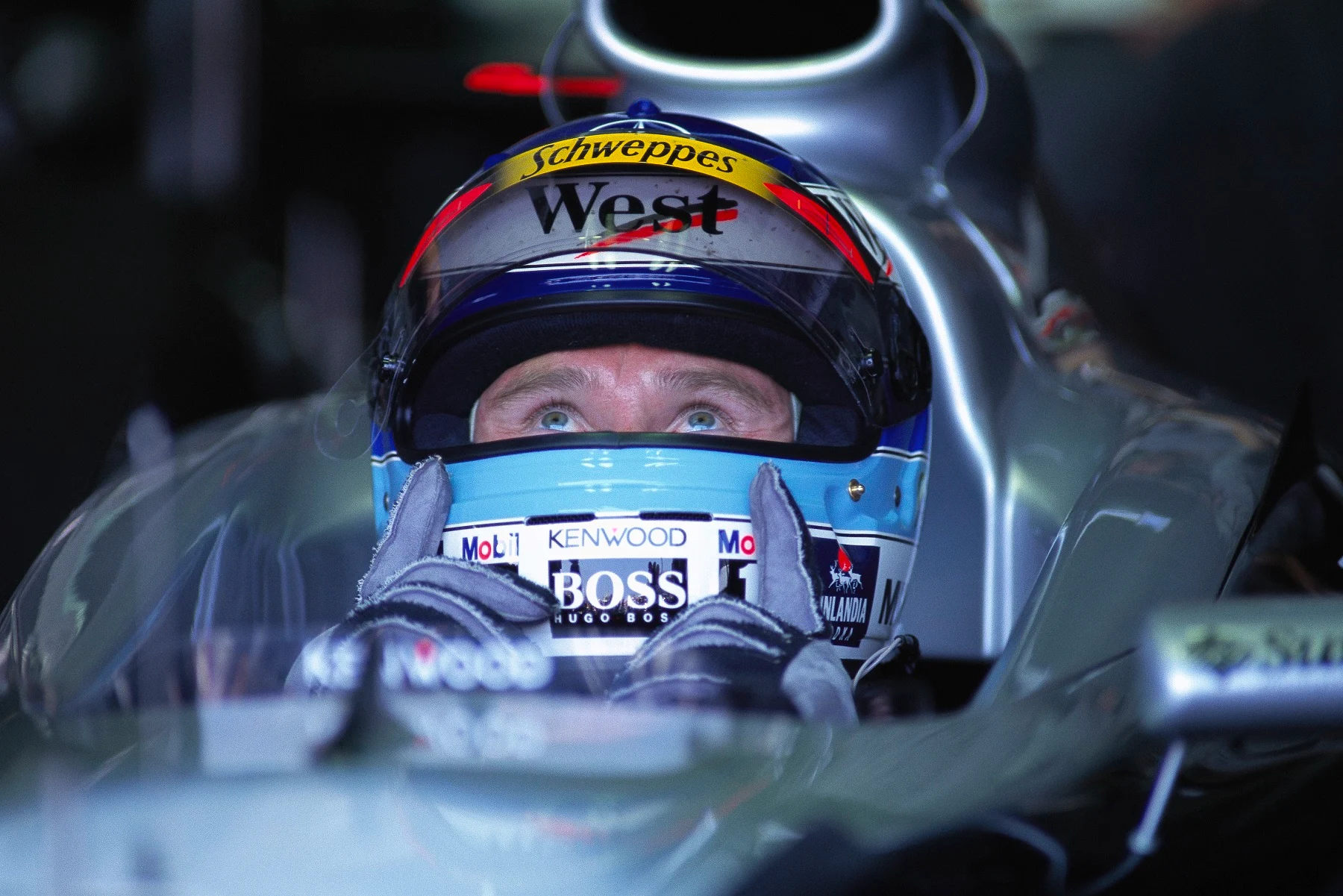 Heritage - Reuniting-mika-hakkinen-with-neil-oatley-the-brains-behind-his-first-title-winning-car - 25 years on Mika's first F1 World Championship - 5