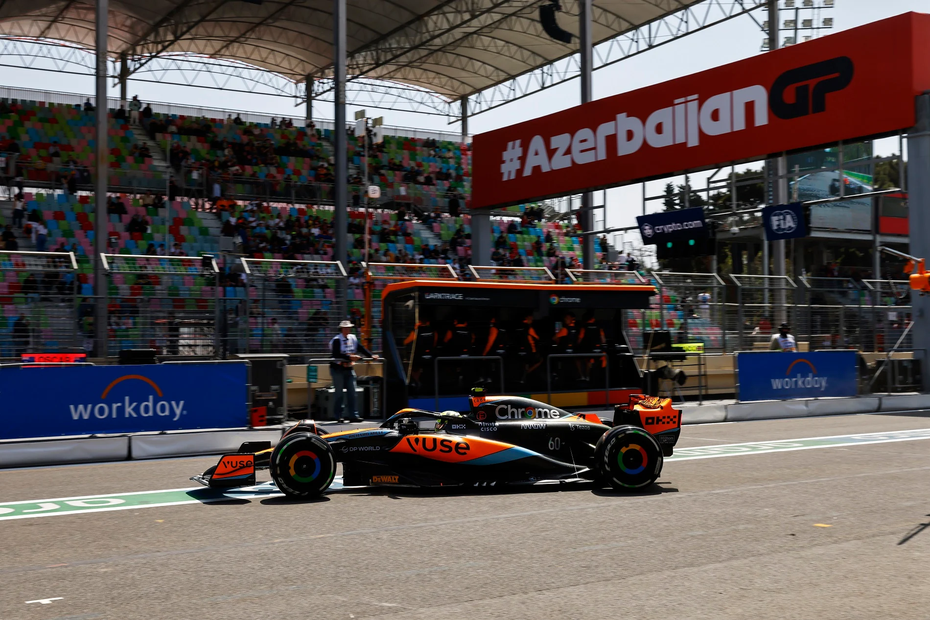 Formula-1 - 2023 - Azerbaijan-grand-prix - The-engineering-room