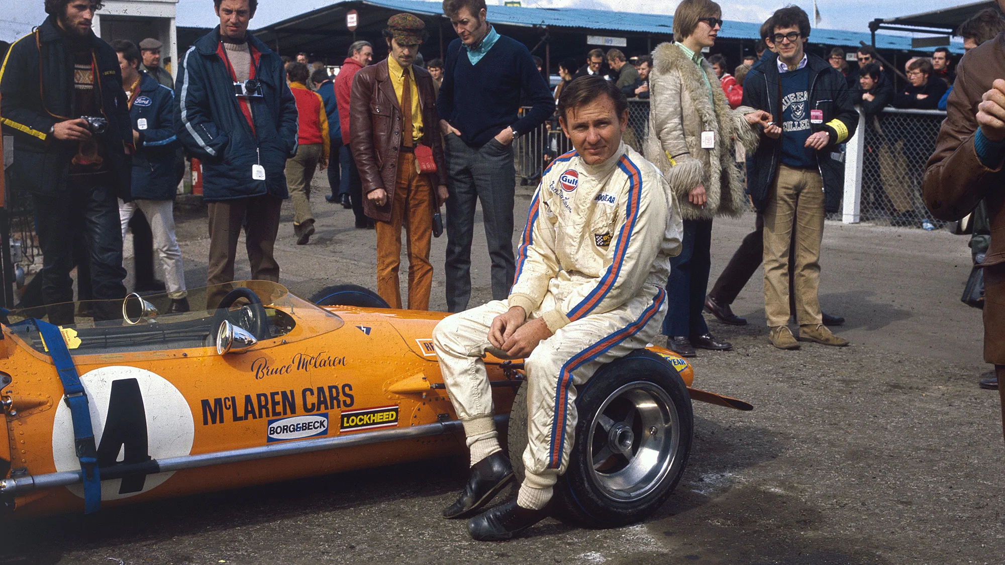 Bruce McLaren_March 1970_McLaren Ford M14A before the start of the Race of Champions at Brands Hatch in Kent