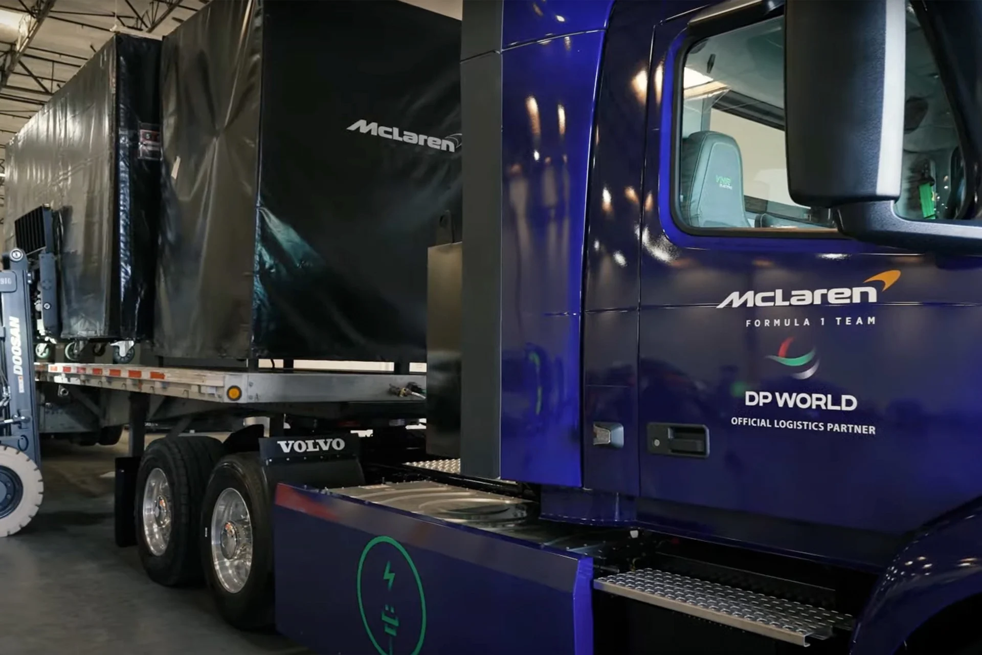 Formula-1 - 2024 - Transporting-f1-freight-more-sustainably-presented-by-dp-world - From Austin to Vegas with DP World - 0