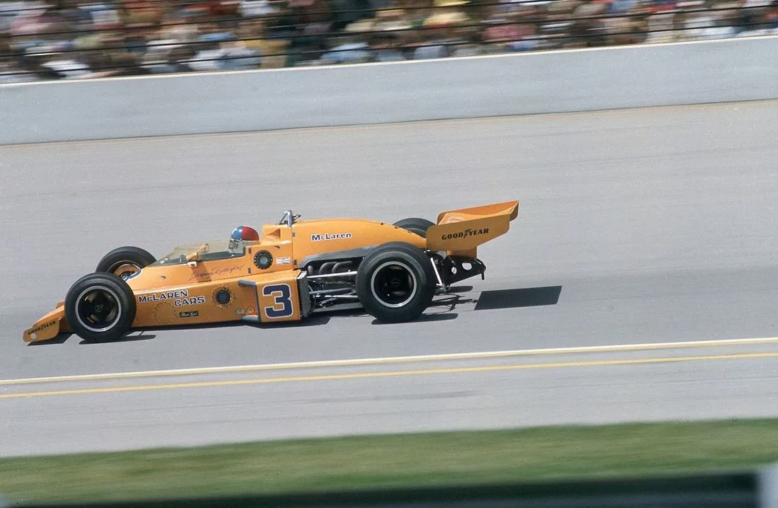 Heritage - Trophies - Mclaren-trophies-indy-500-1974-1976 - Legendary laps - 4