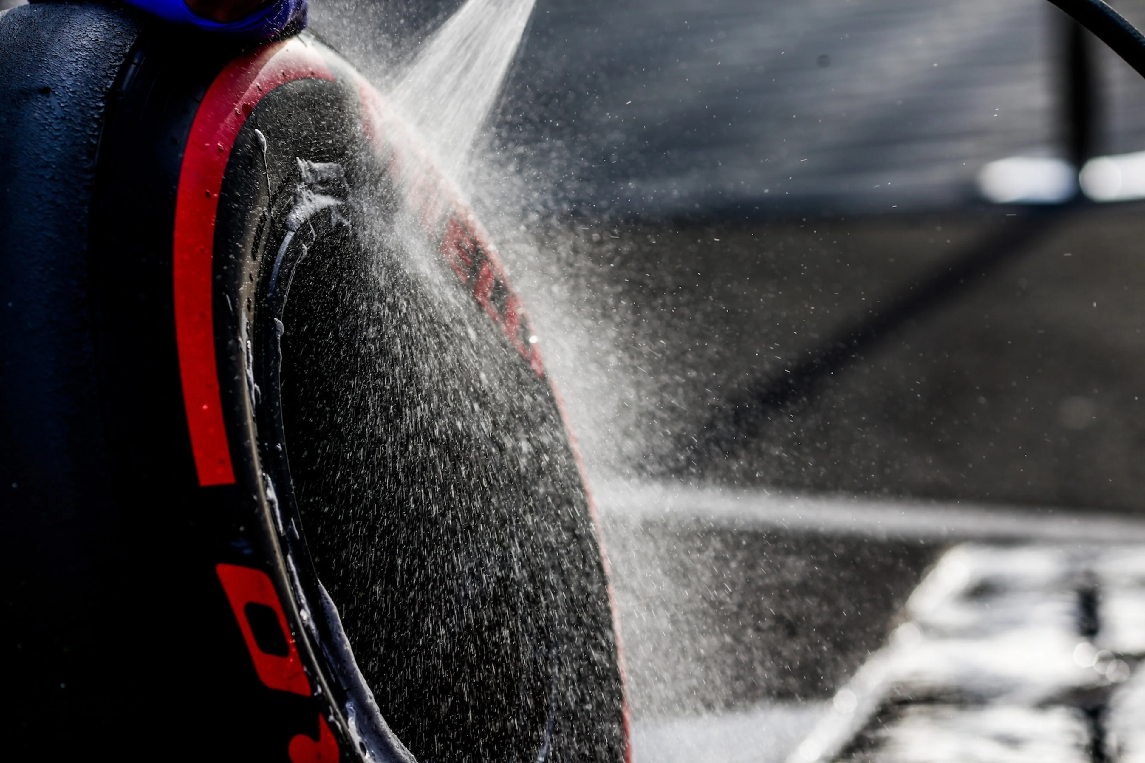 Image - Formula 1 - 2026 - 0.1% Solutions - Washing Wheels - Hero