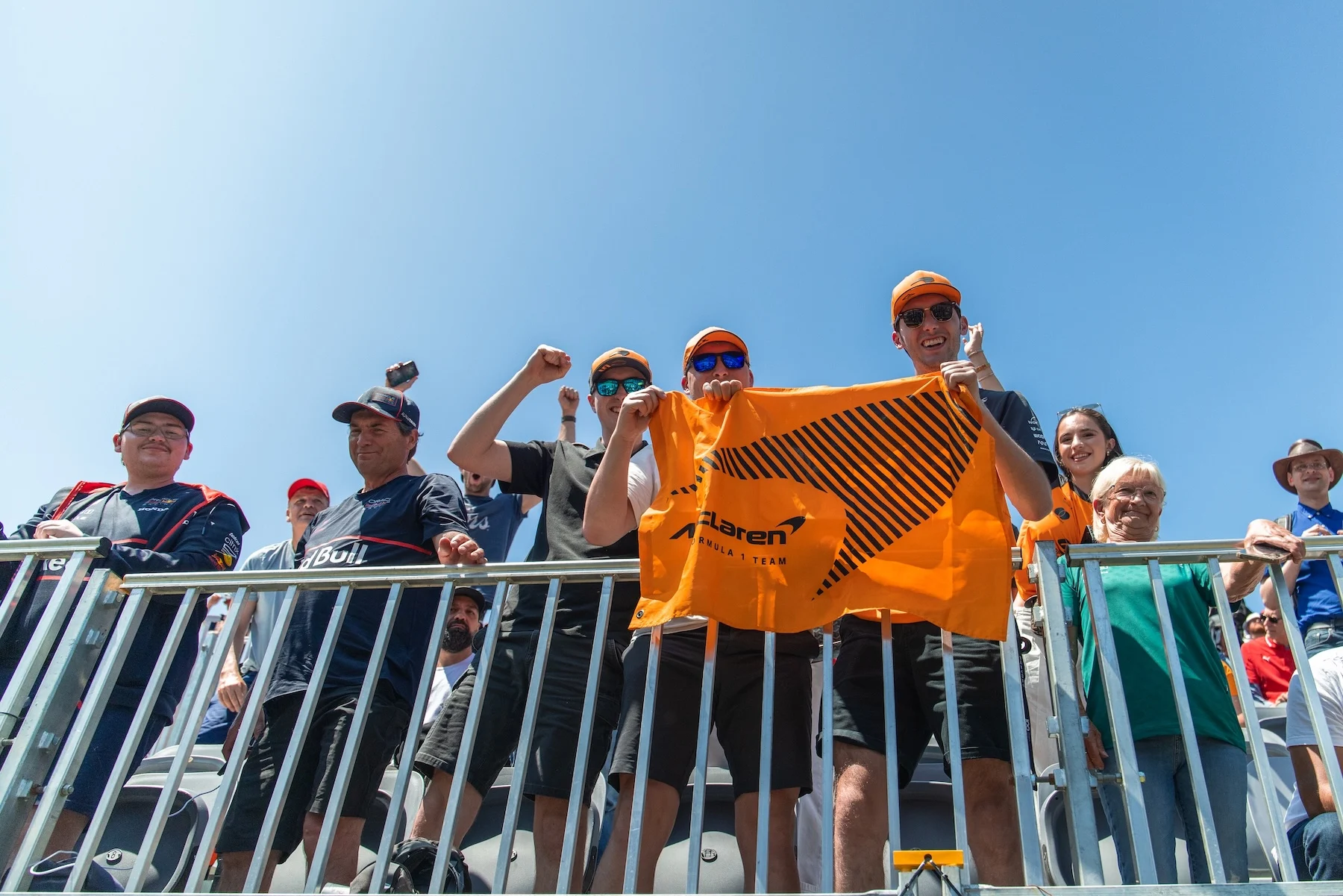 A new team, well-dressed mascots, and a hat-trick: A fly on the wall look at this weekend's action on and off-track