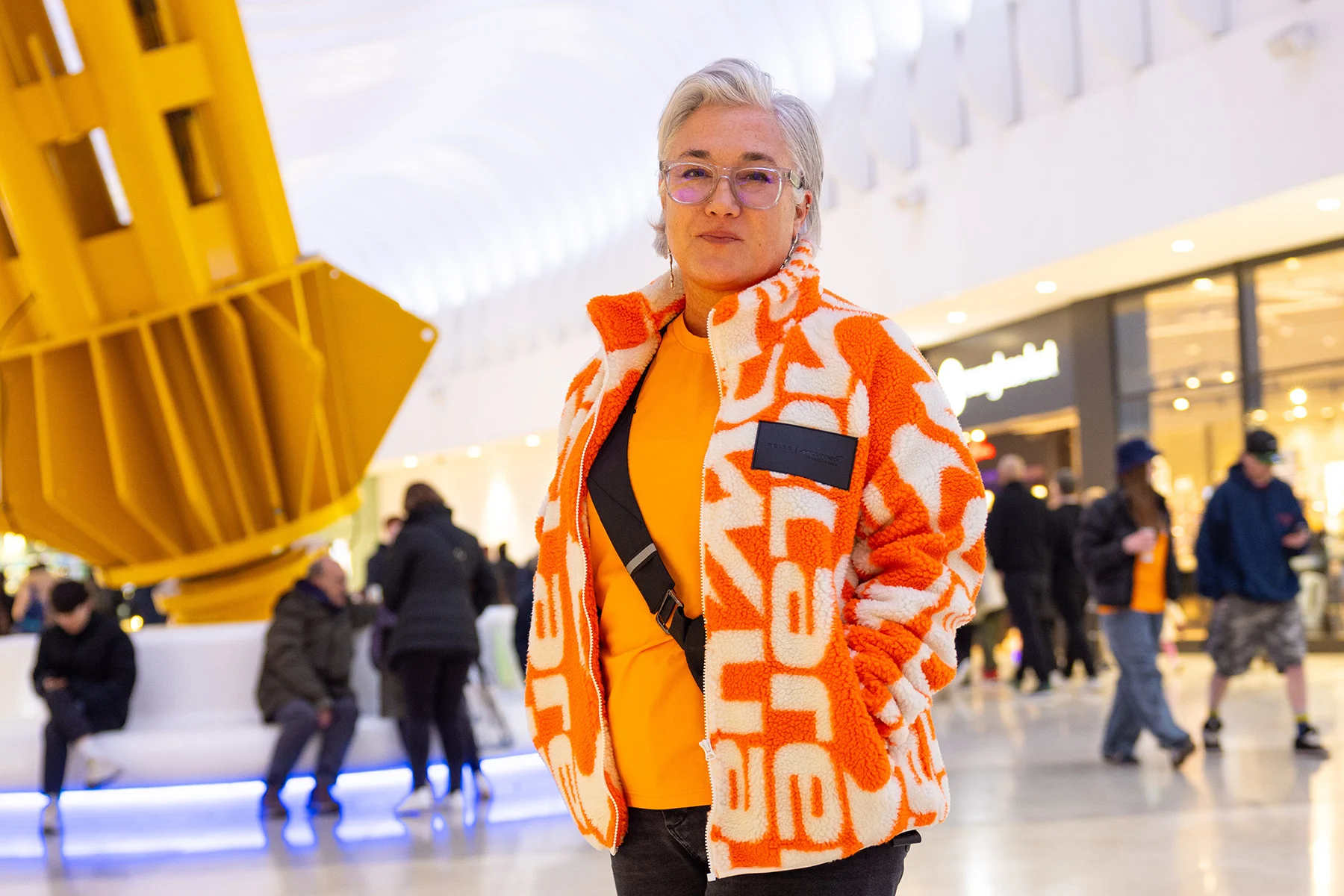 Formula-1 - 2025 - The-whole-team-are-excited-reaction-from-the-team-at-f1-75-live - Behind the curtain  F1 on stage - 7