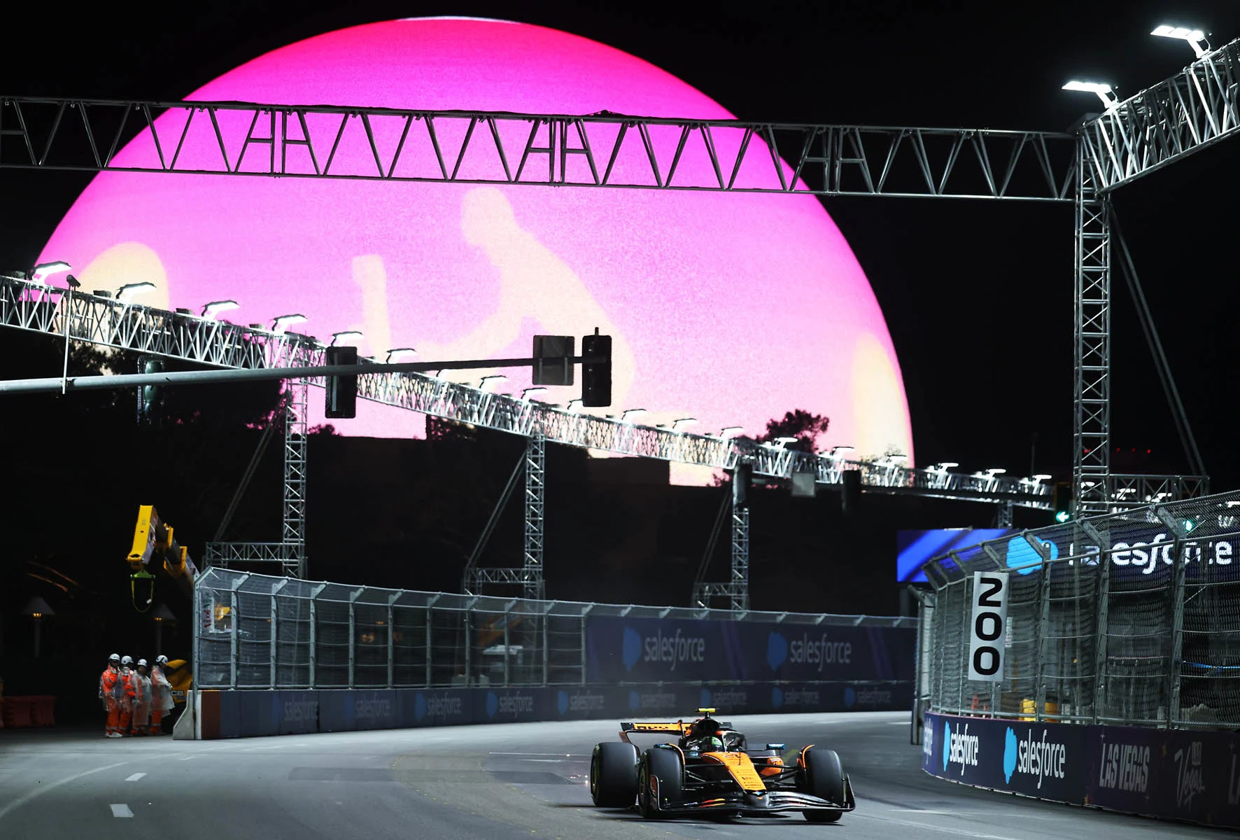Formula-1 - 2025 - Las-vegas-grand-prix - Practice-report - 2025 Las Vegas Grand Prix – McLaren Practice Report "We will do our utmost to put the drivers in the best possible position to fully exploit the potential available" - 6