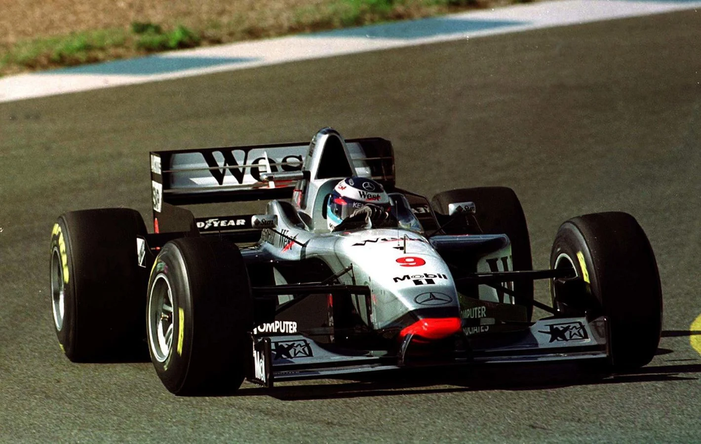 Heritage - Formula-1 - Drivers - Mika-hakkinen - Mikas-silver-service