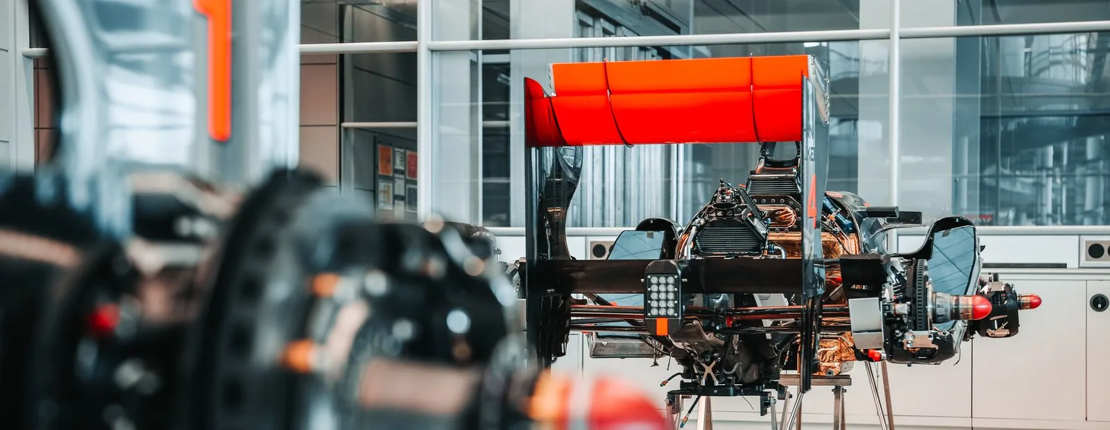 Heritage - Heritage-beauty-mp4-25 - Heritage beauty Spotted: the efficacious 2010 MP4-25 at McLaren HQ - 3