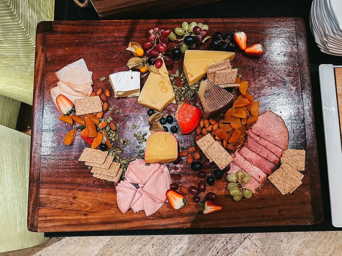 Formula-1 - 2022 - Singapore-grand-prix - Dinner-am-and-breakfast-pm-navigating-singapores-unique-sleep-schedule -   - 3