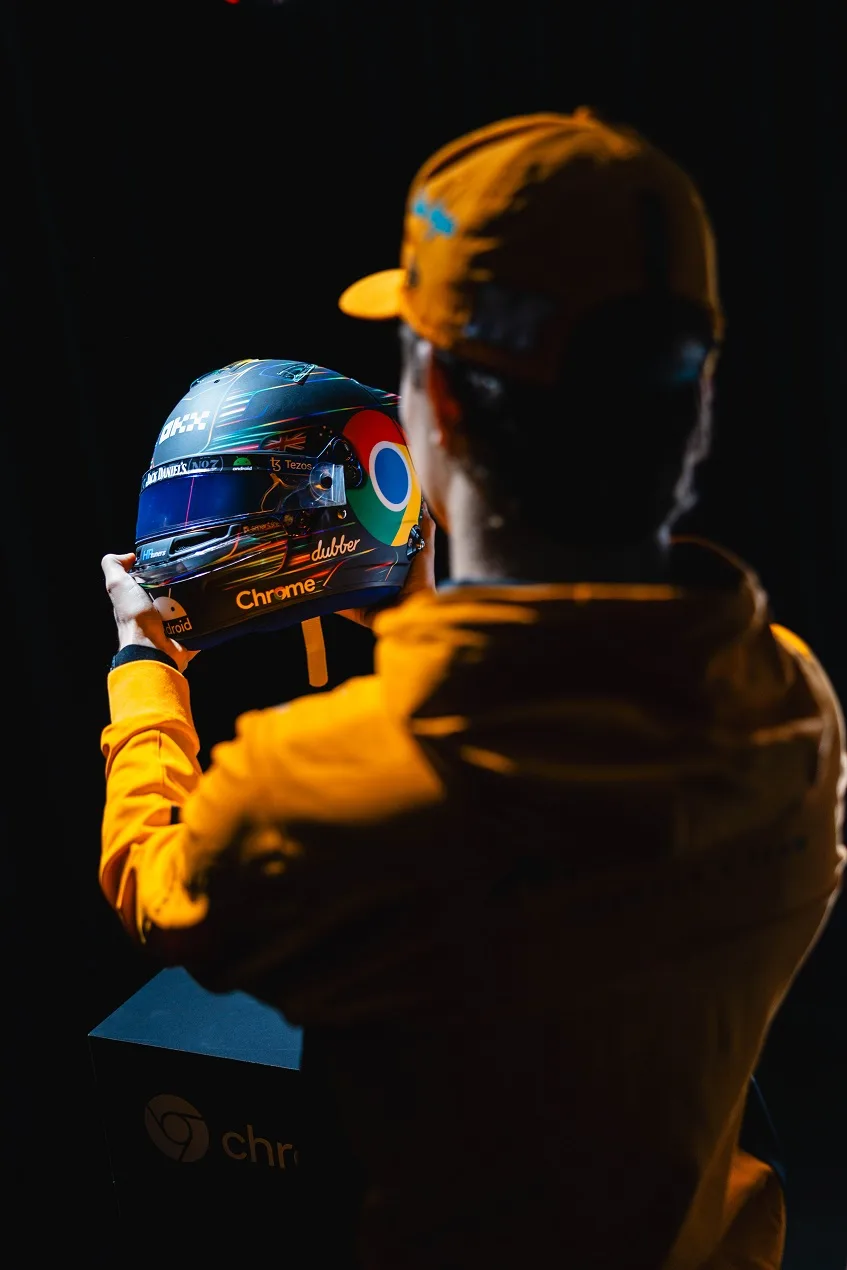 Formula-1 - 2023 - Las-vegas-grand-prix - Dark mode Oscar switching it up for The Strip with Google Chrome! 🤩 - 3