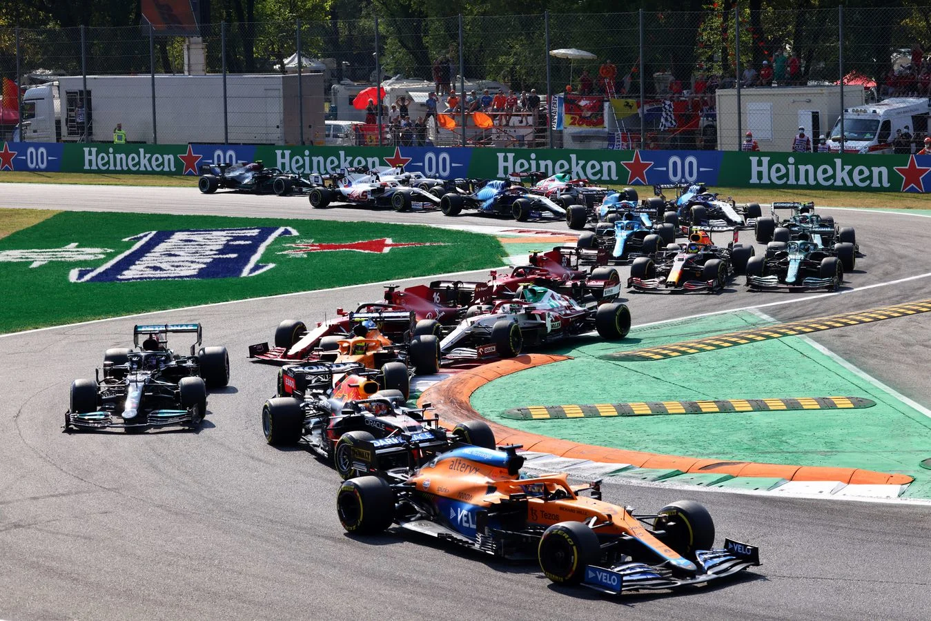 Heritage - Formula-1 - Drivers - Daniel-ricciardo - Ricciardos-resurgence