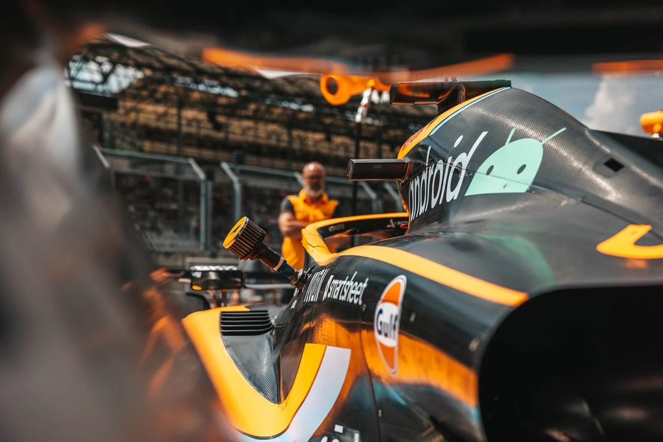 Formula-1 - 2022 - Hungarian-grand-prix - Engineering-room