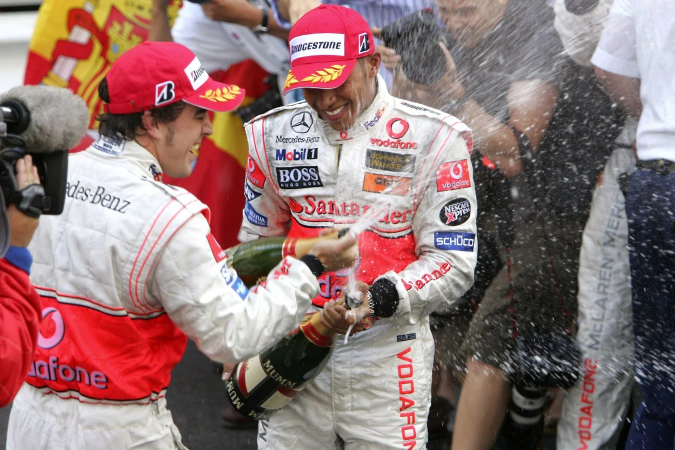 Team - The-four-corners-of-fernando-alonso