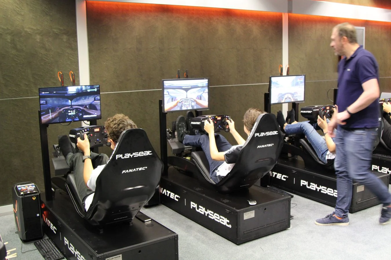 Gaming - F1-esports-series - 2018 - Video-games-day - Video Games Day Olli, Bono, Enzo and Lando Norris celebrate Video Games Day the only way they know how - 4