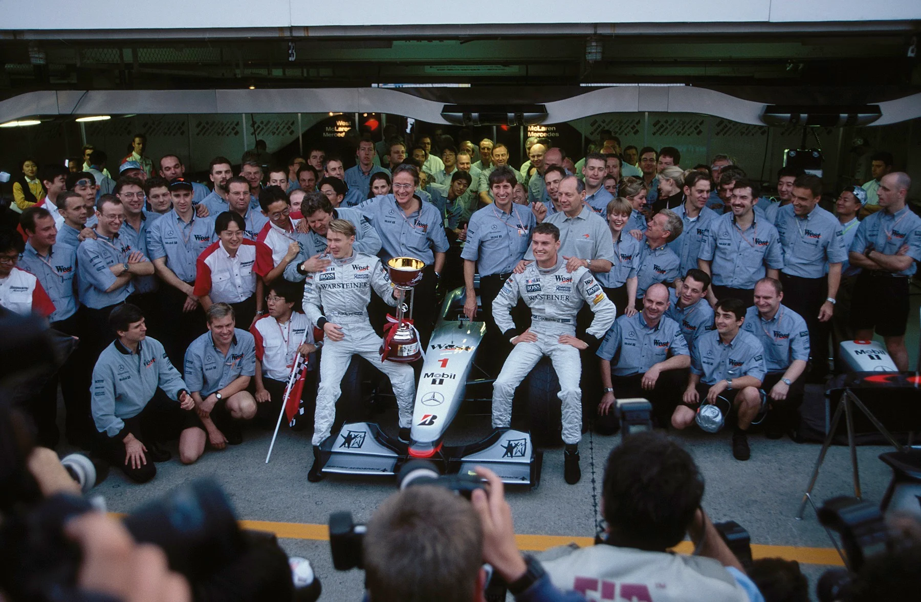 Heritage - Reuniting-mika-hakkinen-with-neil-oatley-the-brains-behind-his-first-title-winning-car