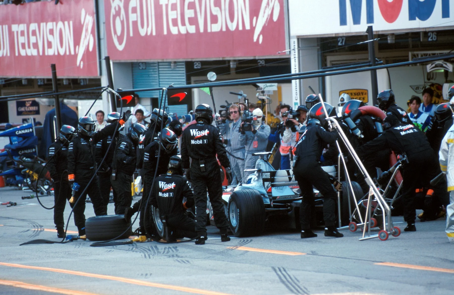 Heritage - Reuniting-mika-hakkinen-with-neil-oatley-the-brains-behind-his-first-title-winning-car - 25 years on Mika's first F1 World Championship - 10