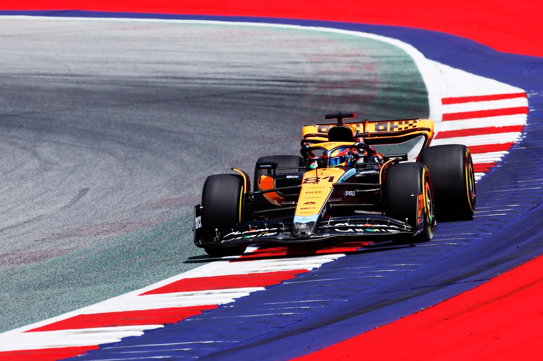 Formula-1 - 2023 - Austrian-grand-prix - The-engineering-room