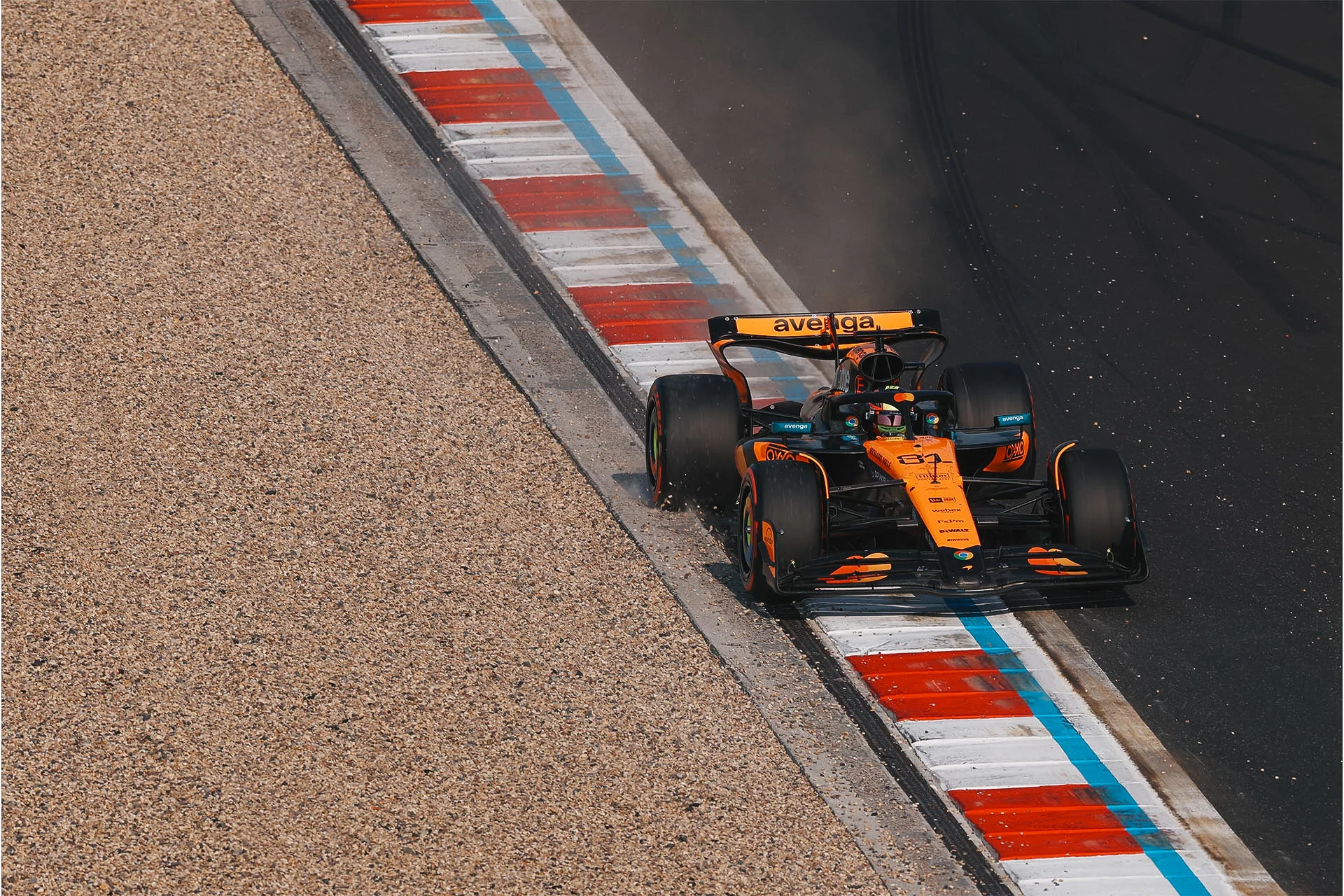 Formula-1 - 2025 - Chinese-grand-prix OP81 ON POLE! 