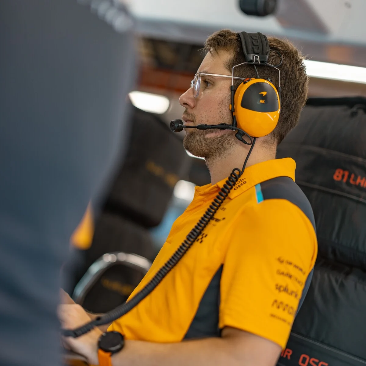 Formula-1 - 2023 - Singapore-grand-prix - Our amazing team 🧡  - 4