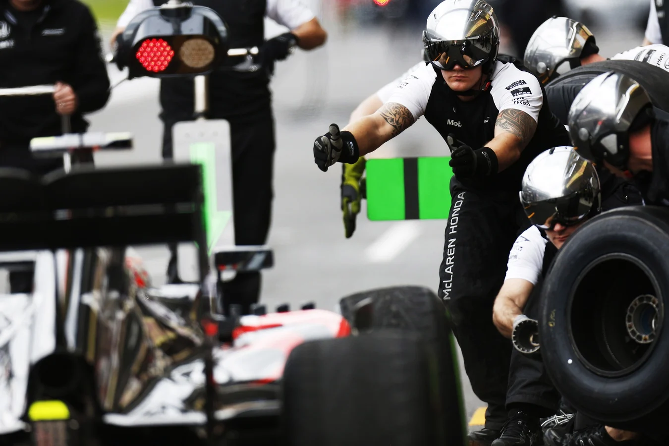 Latest-news - Mclarenracing - Article - 16-ways-curb-your-season-blues