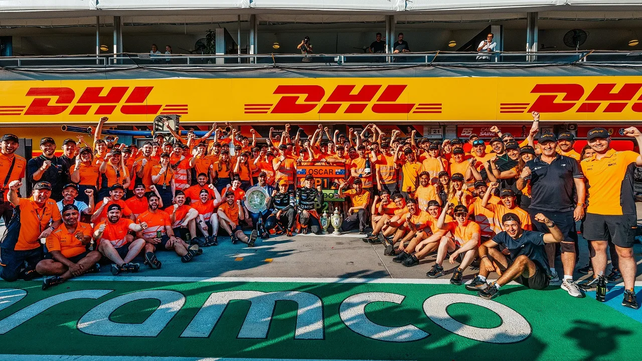 Formula-1 - 2024 - Mclaren-formula-1-team-extends-contract-of-team-principal-andrea-stella Represent McLaren With official Teamwear