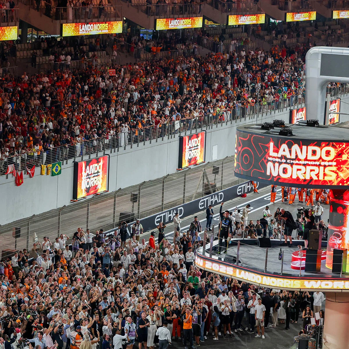 Descriptive Card - How the paddock reacted to Lando’s triumph