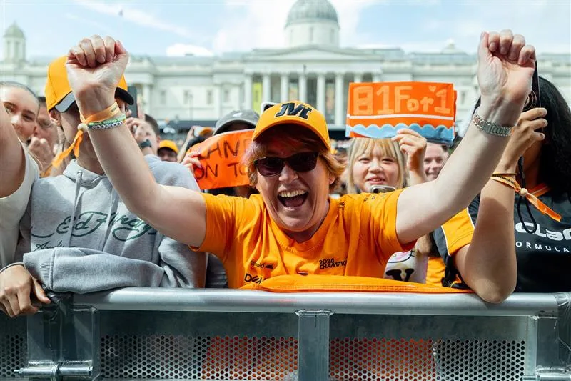 Excited fan in the McLaren Racing Live: London Event