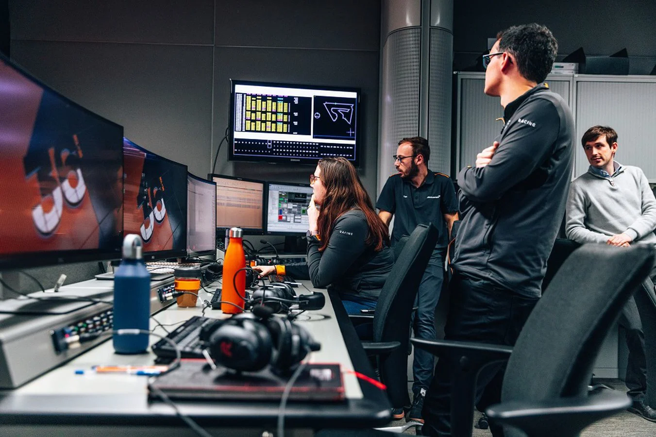 Latest-news - Mclarenracing - Article - Secrets-formula-1-simulator -   - 4