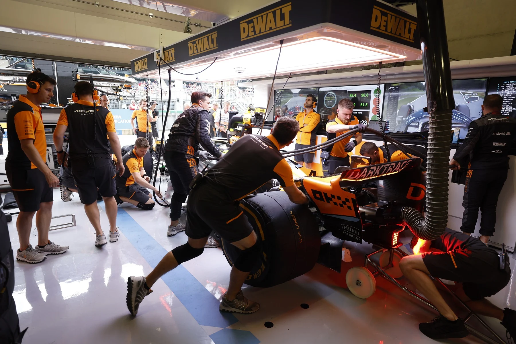 Formula-1 - 2023 - Austrian-grand-prix - Team 🧡  - 2