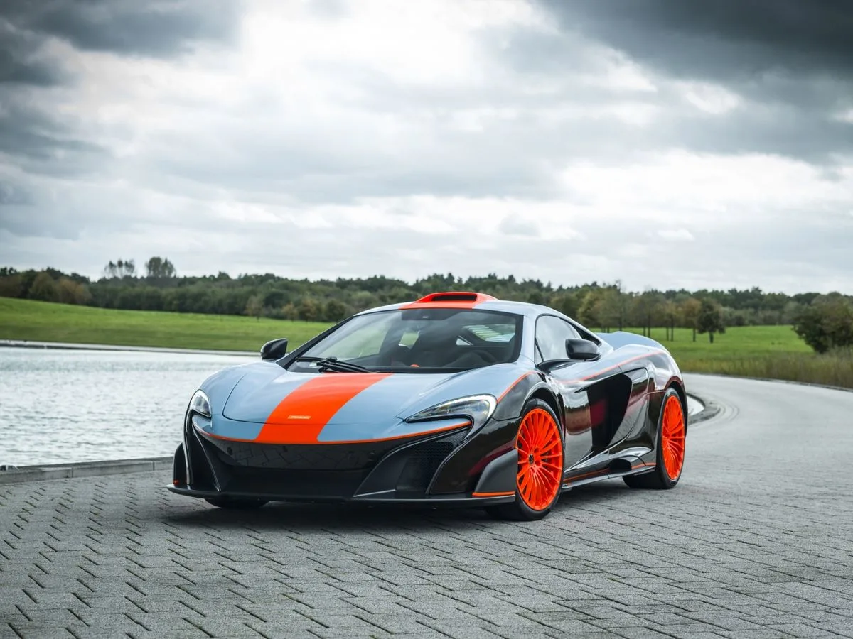 Latest-news - Mclarenracing - Article - Bespoke-le-mans-675lt - Throwback Thursday McLaren Automotive reskins a 675LT in honour of our '97 Le Mans winner - 4
