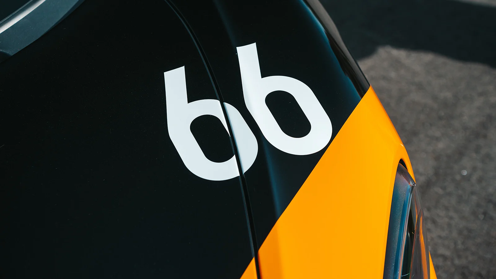 Indycar - 2023 - Indianapolis-500 - Arrow-mclaren-brings-triple-crown-inspired-mclaren-gts-to-indianapolis - Triple Crown-inspired liveries McLaren GT - 6