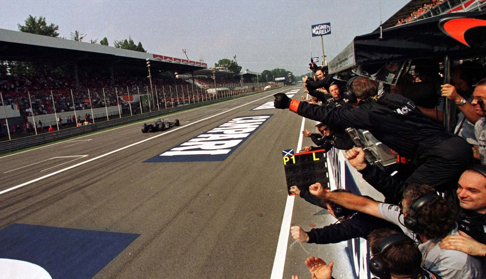 Team - 11-pitstops-that-changed-the-face-of-a-race