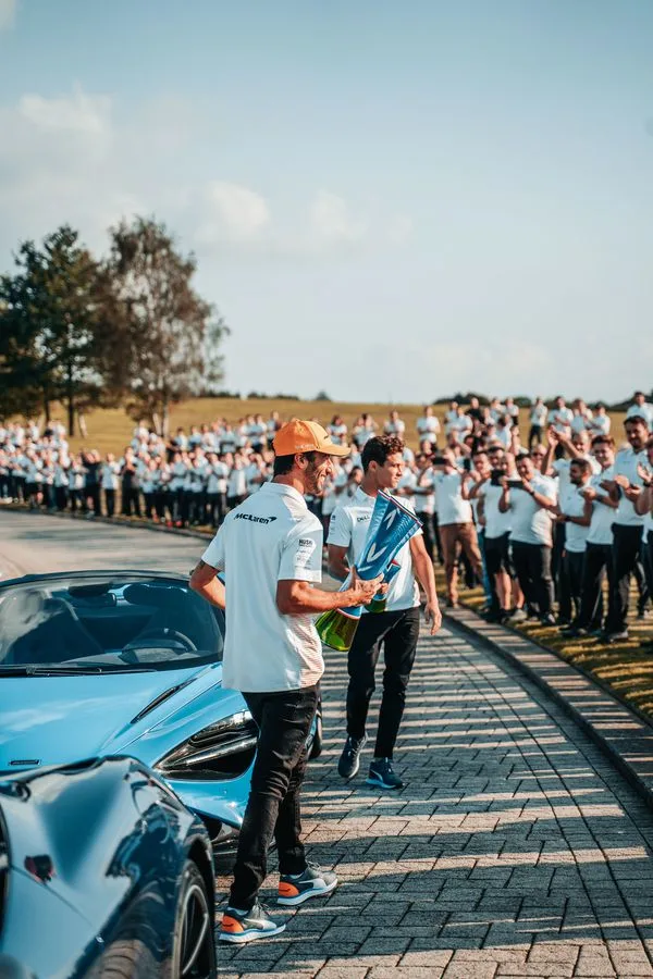 Latest-news - Mclarenracing - Article - Italian-gp-2021-celebration - Homecoming The team welcomed Lando and Daniel home after an unforgettable Italian GP - 2