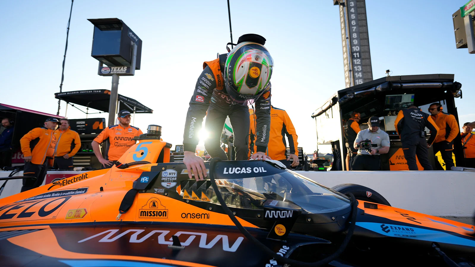 Indycar - 2023 - Pato-on-his-2023-highlights-offseason-plans-and-upcoming-f1-opportunities - No. 5 Arrow McLaren Chevrolet 2023 Season - 3