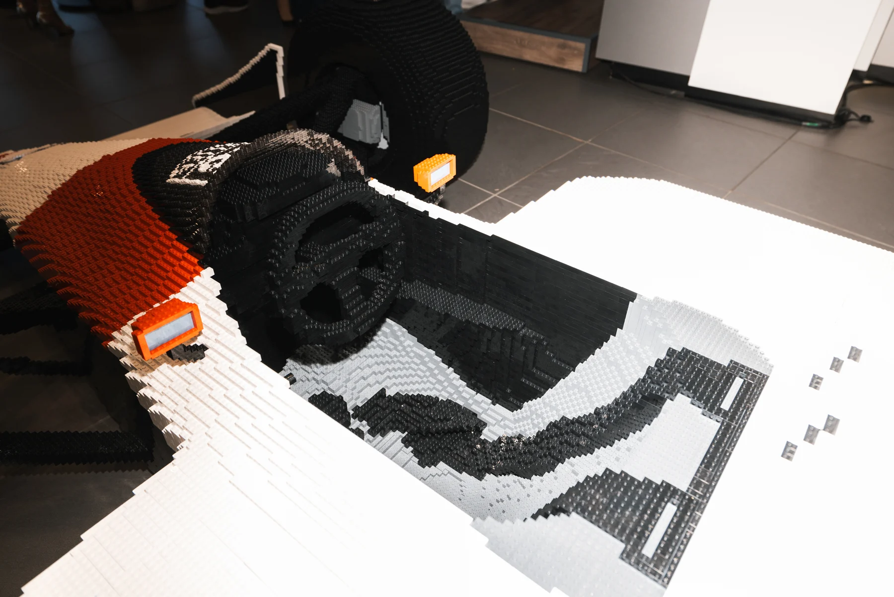 Formula-1 - 2024 - 400000-bricks-and-700-hours-how-the-full-scale-lego-icons-mclaren-mp4-4-car-was-built