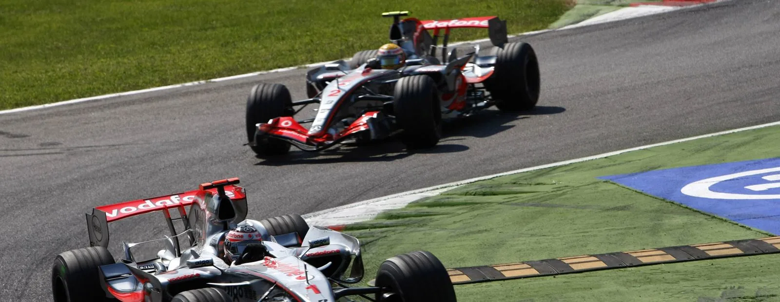 Team - The-four-corners-of-fernando-alonso