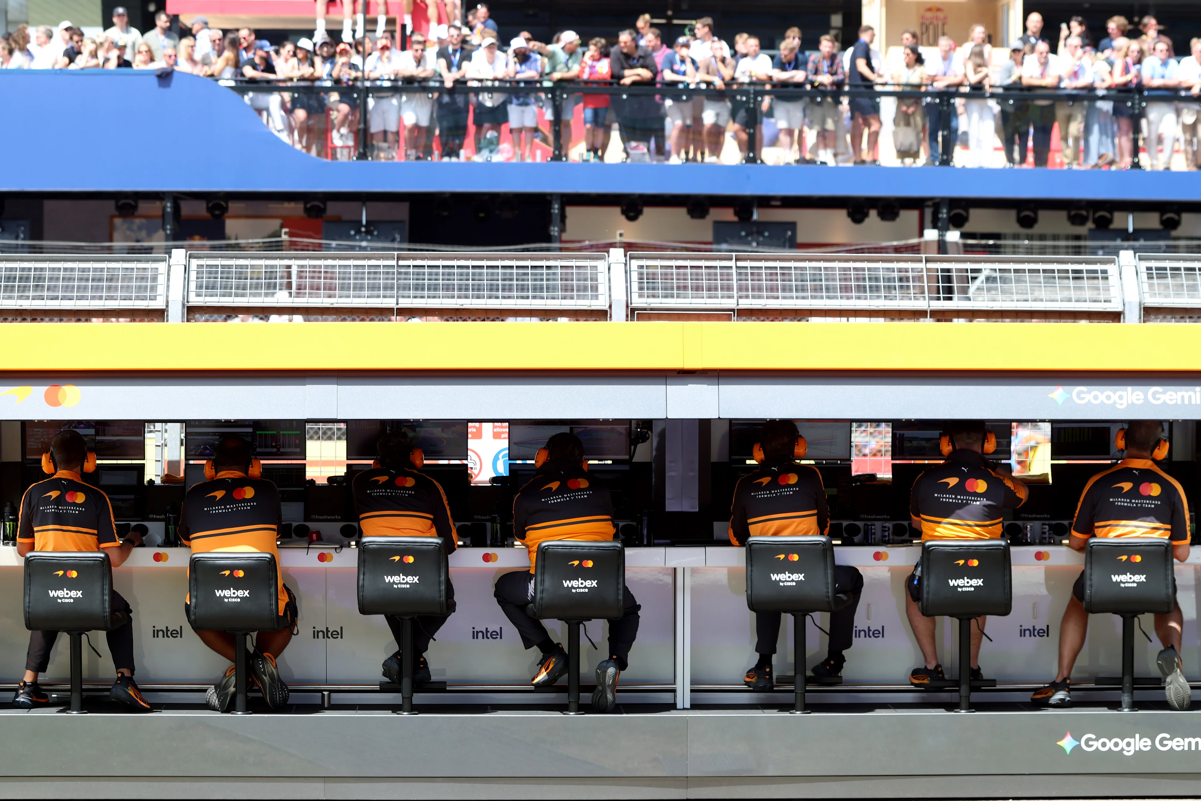 Image - Formula 1 - 2026 - Who sits on McLaren’s pit wall? - 8