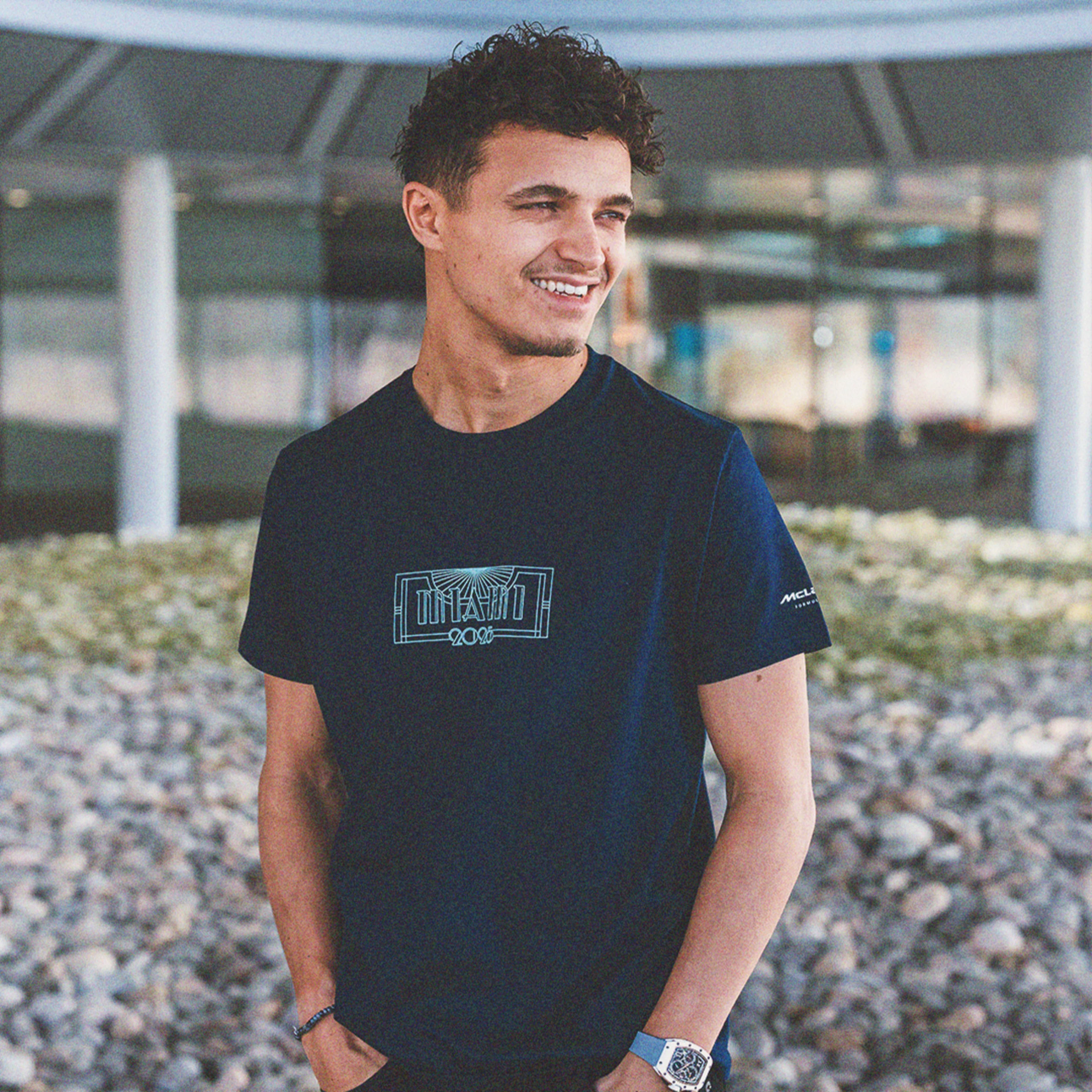 Descriptive Card - McLaren Store