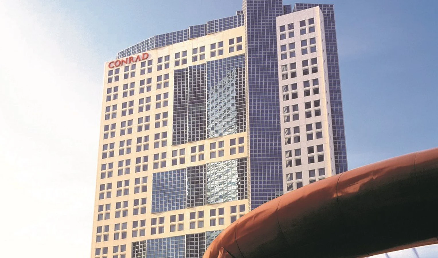 Formula-1 - 2022 - Singapore-grand-prix - Dinner-am-and-breakfast-pm-navigating-singapores-unique-sleep-schedule -   - 8