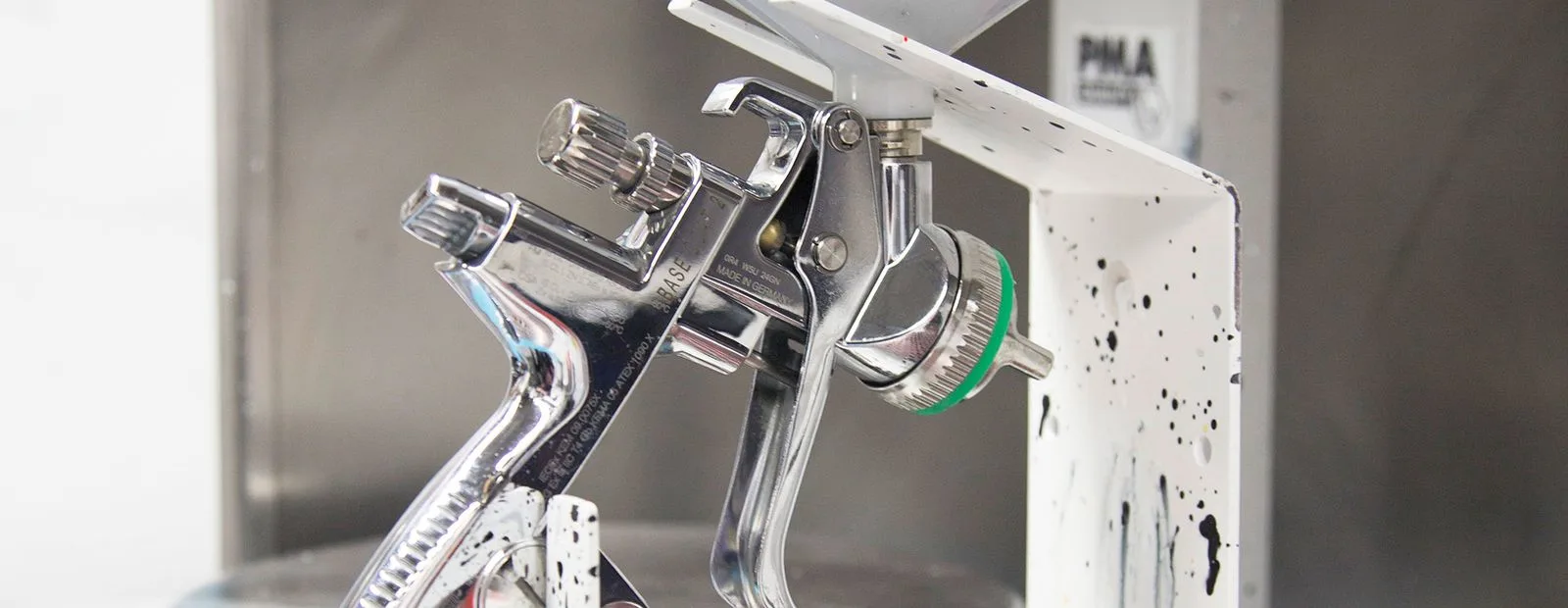 How to paint a Formula 1 car