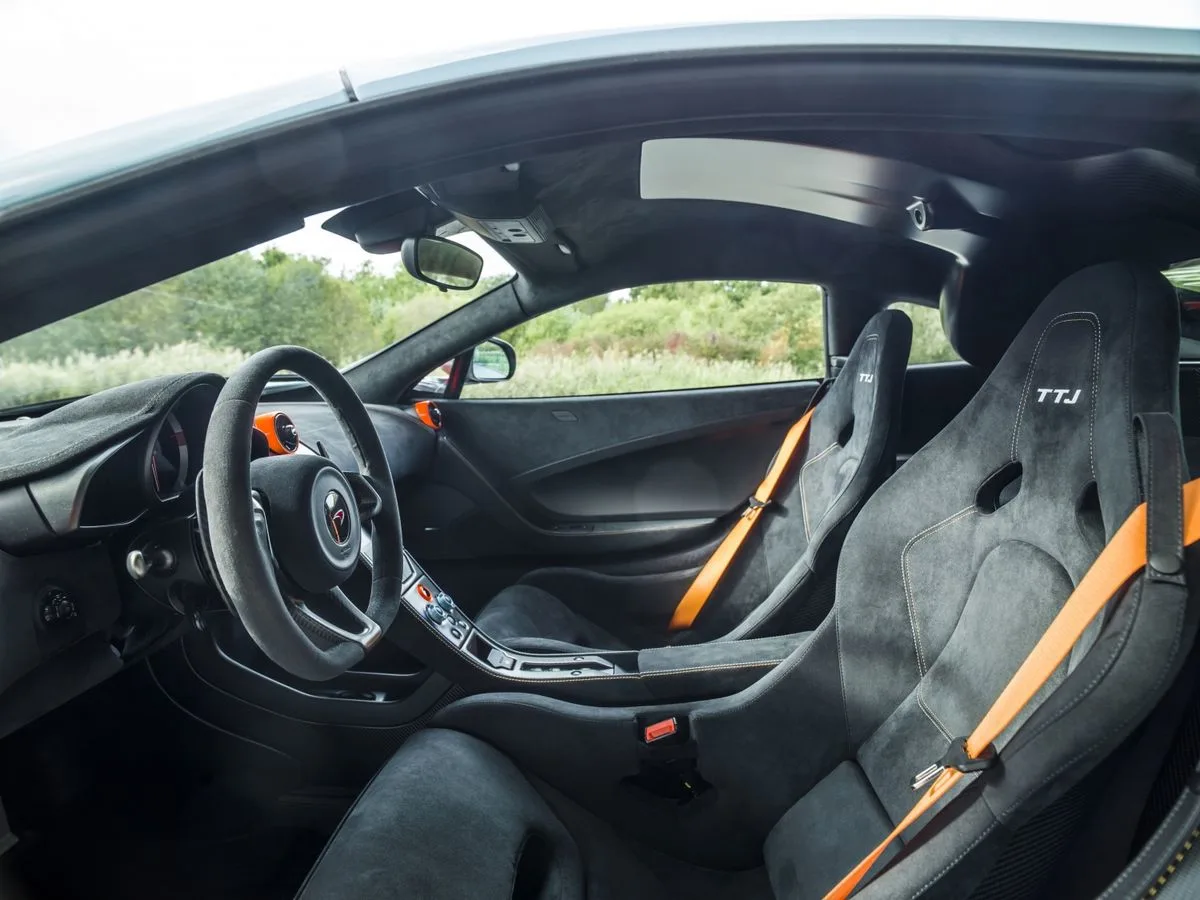 Latest-news - Mclarenracing - Article - Bespoke-le-mans-675lt - Throwback Thursday McLaren Automotive reskins a 675LT in honour of our '97 Le Mans winner - 5