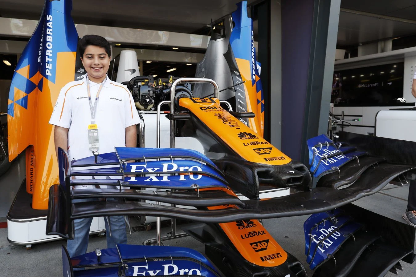 Partners - Hilton - Experience-remember - An experience to remember Dariyan joined us at the Australian GP to become our Hilton Honors mascot - 0