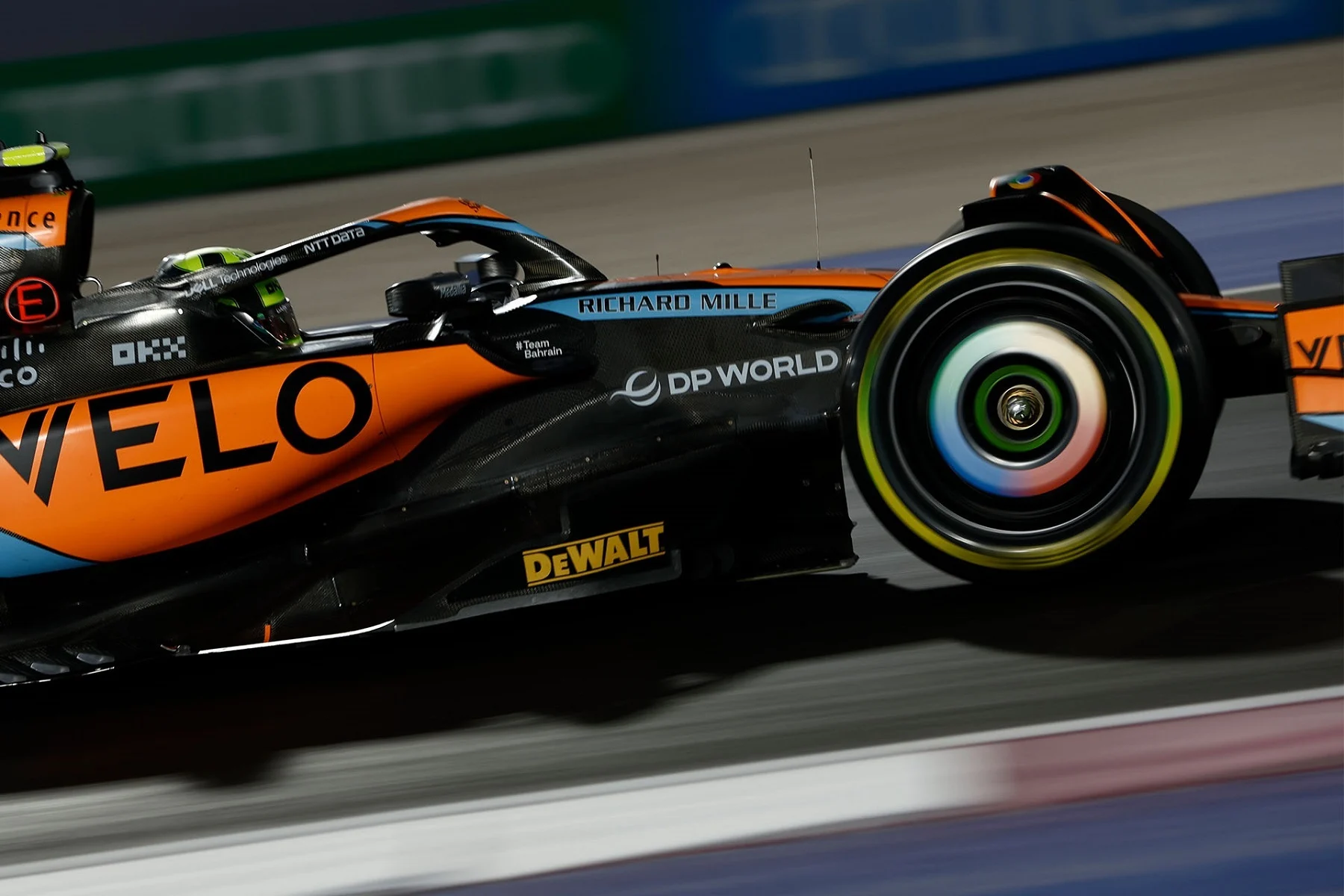 Formula-1 - 2023 - Qatar-grand-prix - The-engineering-room