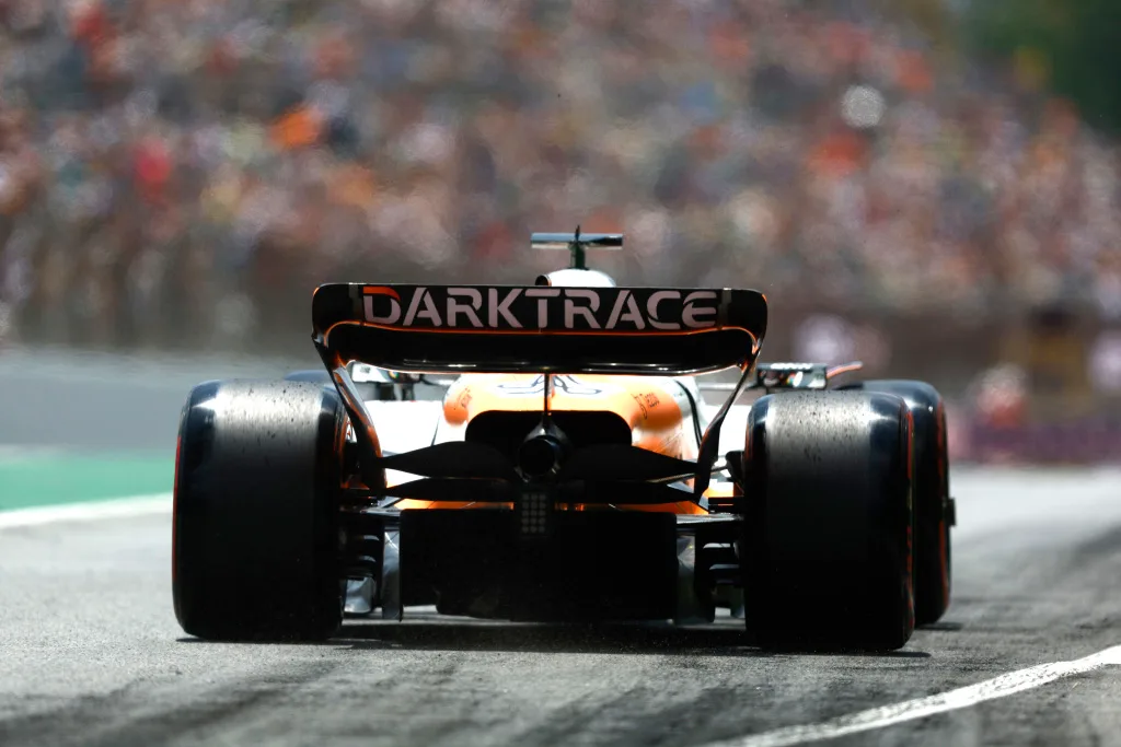 Formula-1 - 2023 - Spanish-grand-prix - The-engineering-room