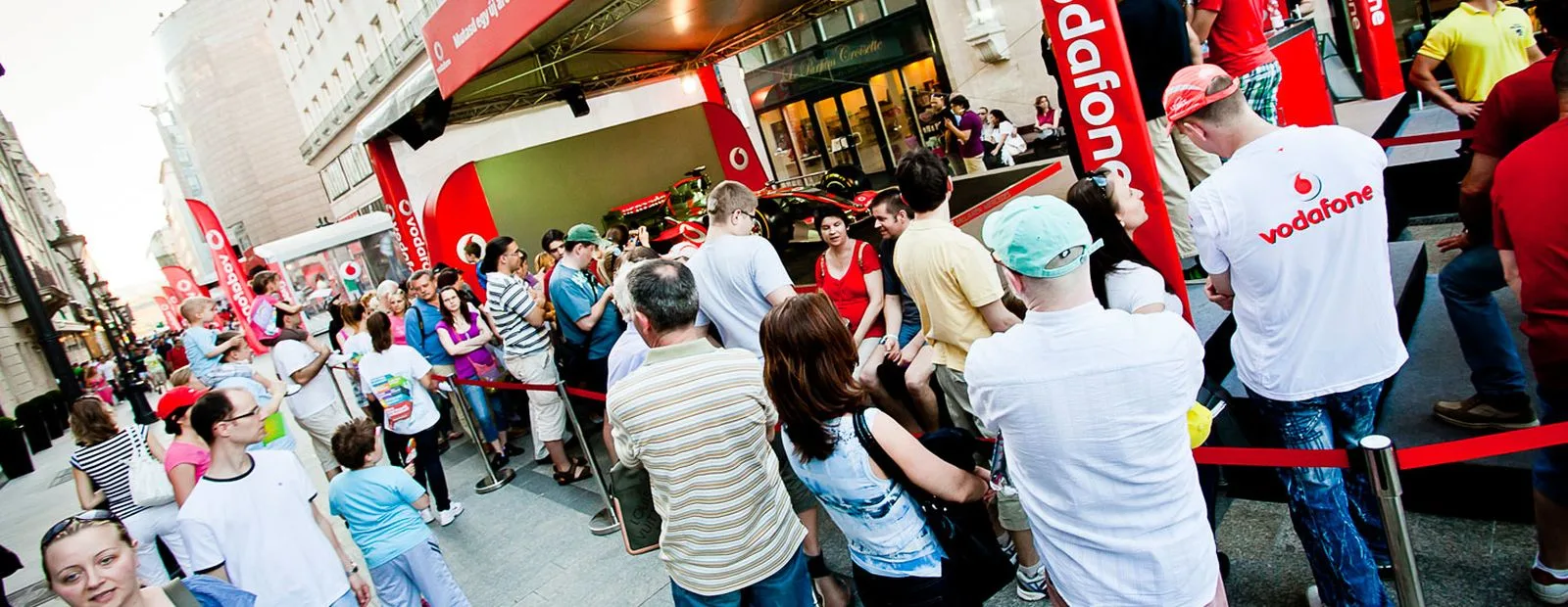 Thousands flock to watch JB