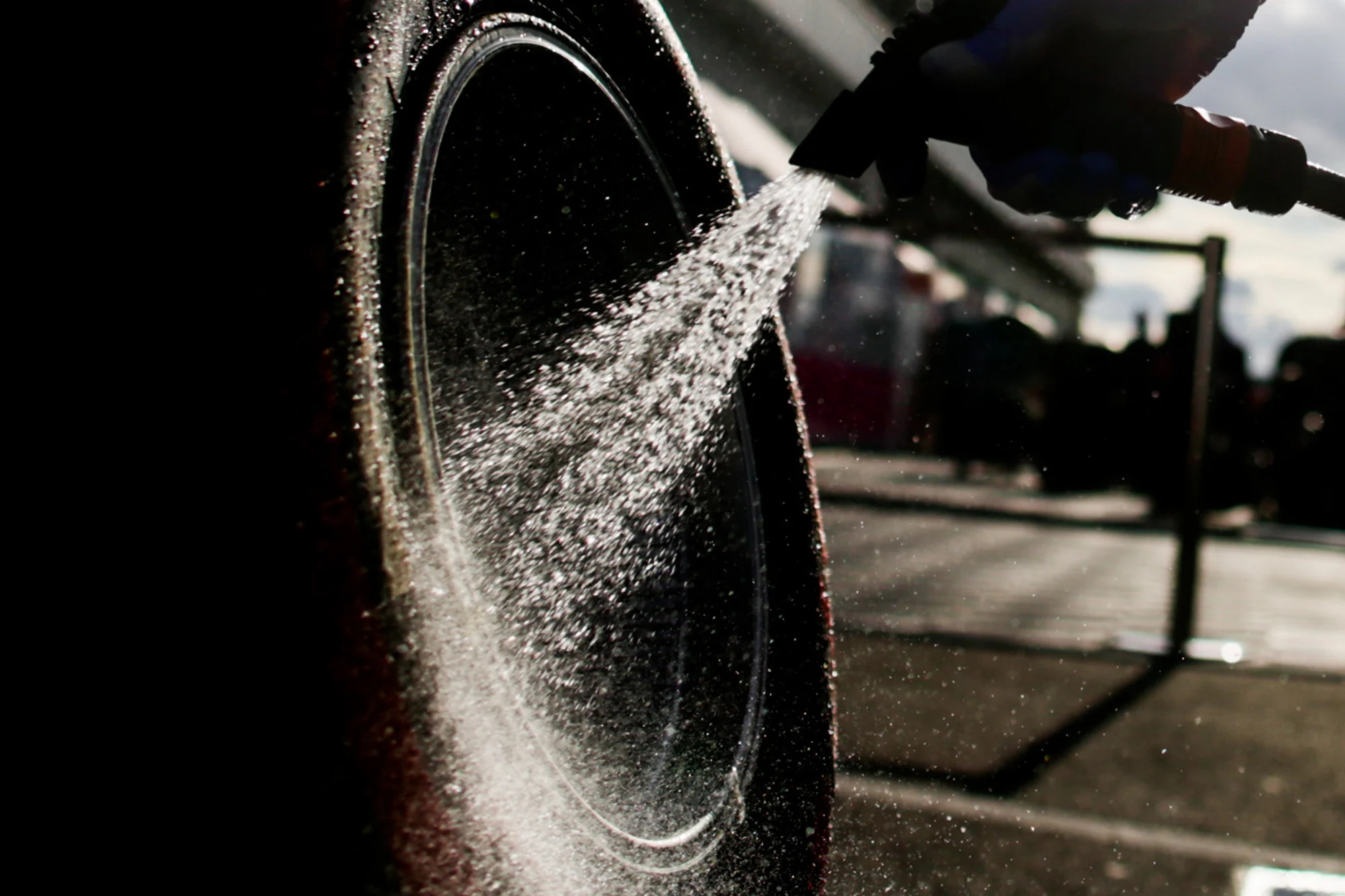 Image - Formula 1 - 2026 - 0.1% Solutions - Washing Wheels - 5