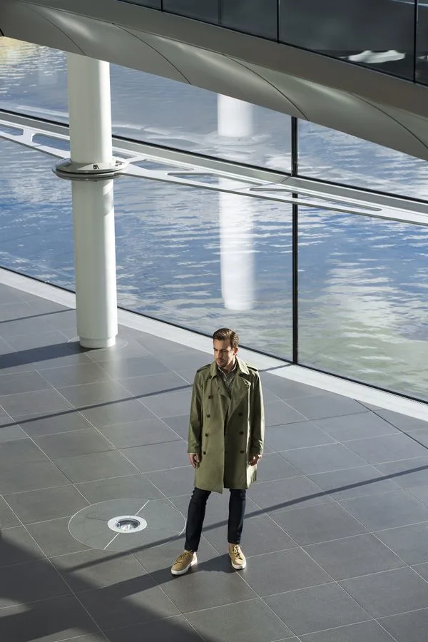 Latest-news - Mclarenracing - Article - F1-in-style-with-mk - F1 in style with Michael Kors Fernando wears Michael Kors for GQ Spain - 3